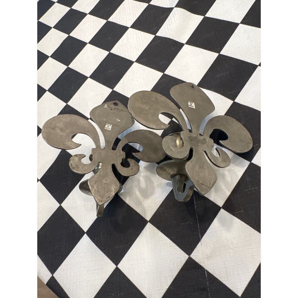 Vintage heavy fleur de lis candleholder silver color home decor made in India - Picture 3 of 4